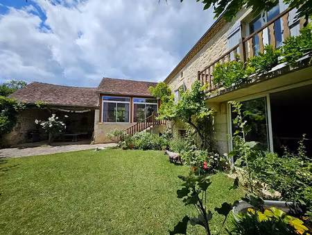 vente maison 5 pièces 235 m² à cubjac-auvézère-val d'ans (24640)  350 000 €