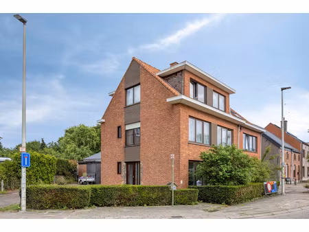 huis te koop in zwijndrecht met 4 slaapkamers
