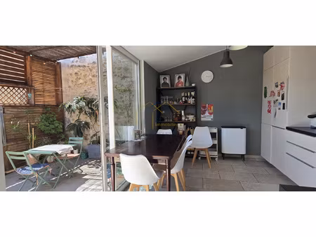maison rénovée avec trois chambres et terrasse