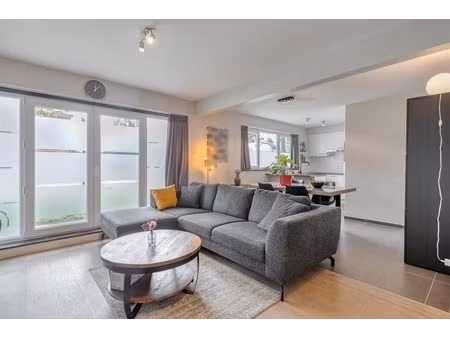 appartement te koop in zwijnaarde met 2 slaapkamers