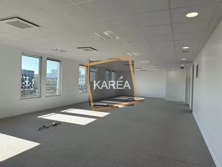 location bureaux 154 m² à 332 m²