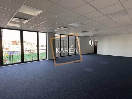 location bureaux 97 m²