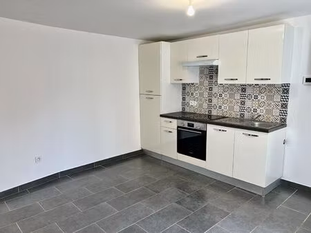 location maison 4 pièces  55.60m²  la roche