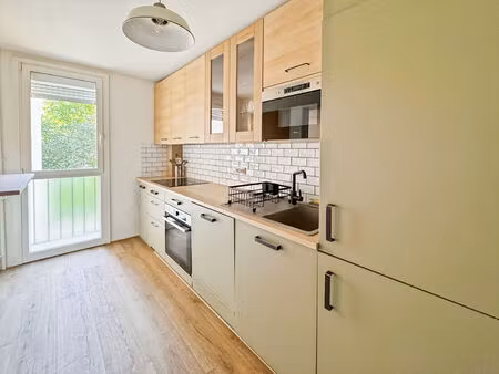 location t4 meuble - 3 chambres - exterieur et stationnement