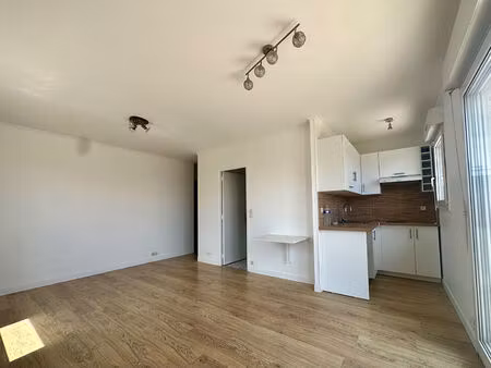 location appartement 1 pièce  26.00m²  savigny