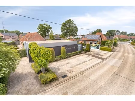 commercieel te koop in beerse met 3 slaapkamers