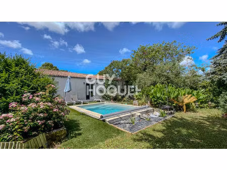maison familiale de 180 m² avec piscine et double garage