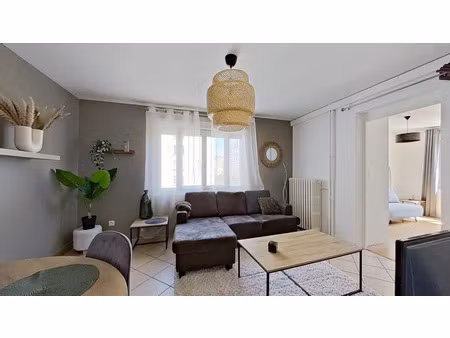 location appartement 3 pièces 55 m² à lyon 7 (69007)
