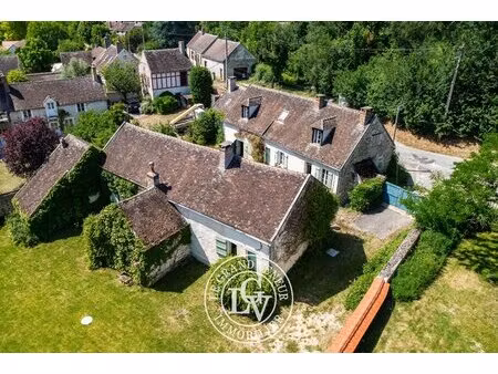 20mn de fontainebleau - à dormelles- deux fermettes 235m² habitables - 8 chambres - jardin