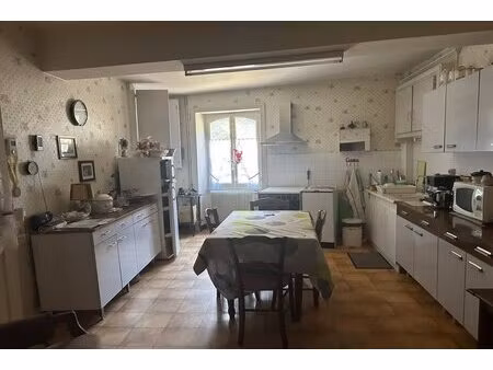 maison de ville à rénover.