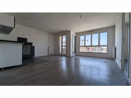 location appartement 4 pièces 83.09 m² à saint-denis (93200)  1 541 €