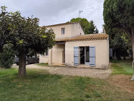 location villa 4 pièces 90 m² à courthézon (84350)  1 242 €