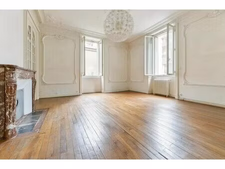 appartement 5 pièces avec cour à nantes