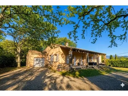 grignan   villa de 127 m2 sur un beau terrain de 1440 m2