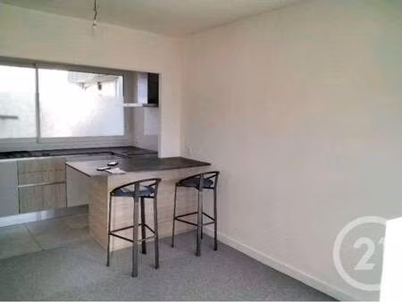 location appartement 2 pièces à ploemeur (56270) : à louer 2 pièces / 37m² ploemeur