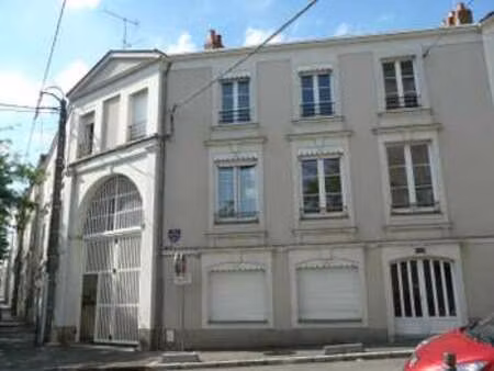 location garage box et parking à angers (49000) : à louer / angers