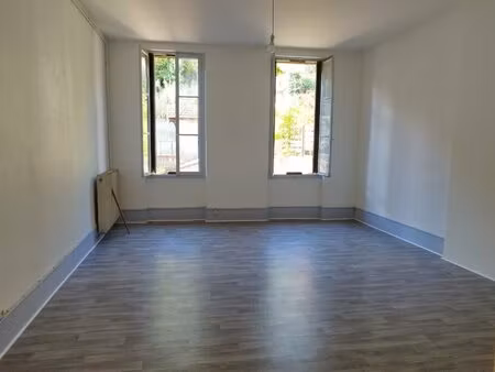 spacieuse maison ou immeuble locatif moissac