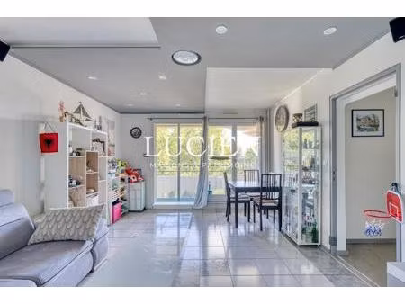 lyon 9ᵉ – t3 de 73 m² avec balcon  vue dégagée et cave  à deux pas de tassin