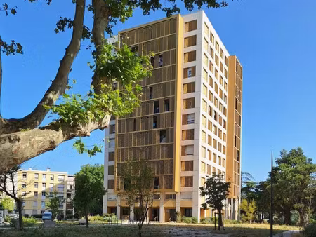 location appartement 4 pièces 74 m² à avignon (84000)