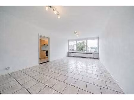 appartement 2 chambres avec balcon et emplacement parking