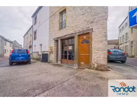 local commercial de 72 m2 environ de type 3