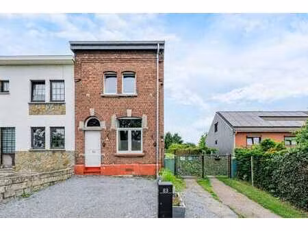 maison 3 façades avec 2 chambres et un superbe jardin