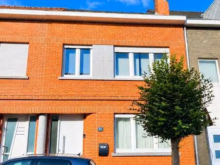 maison familiale prête à emménager avec un jardin agréable