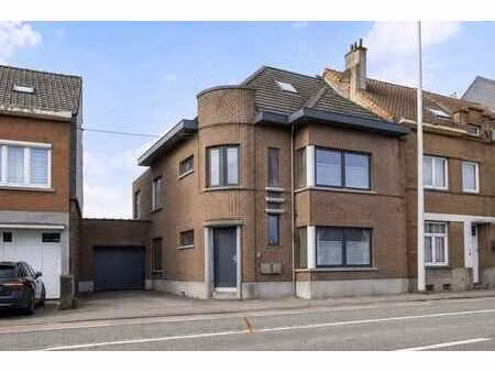appartement 2 ch. avec jardin  terrasse  cave et 2 parkings