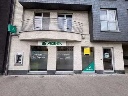 espace commercial au centre de onze-lieve-vrouw-waver