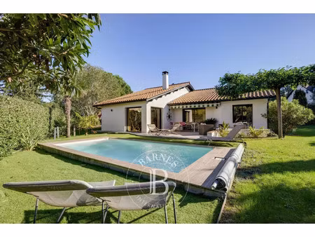 maison de luxe à louer à fleurieu-sur-saône