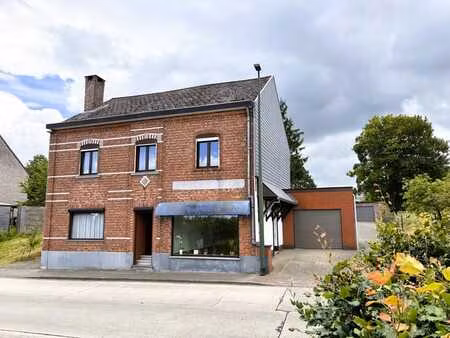 maison individuelle avec espace commercial