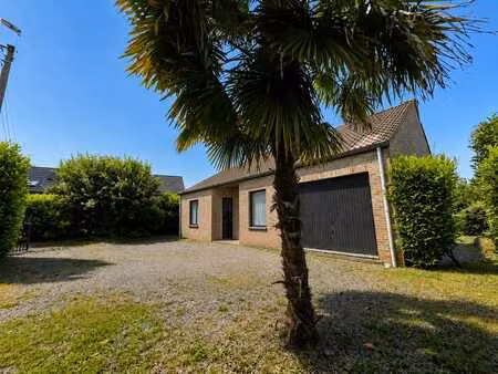 villa plain-pied / 2 chambres / garage / parking / jardin