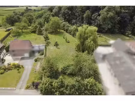 terrain à bâtir avec une superficie de 14a et 48ca!