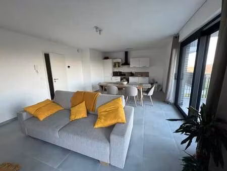 appartement 2 chambres  terrasse  parkings et cave