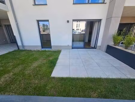 studio avec terrasse et garage : première occupation