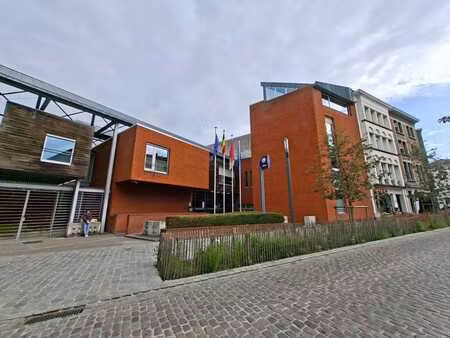 bâtiment de près de 6000 m² au centre de tournai