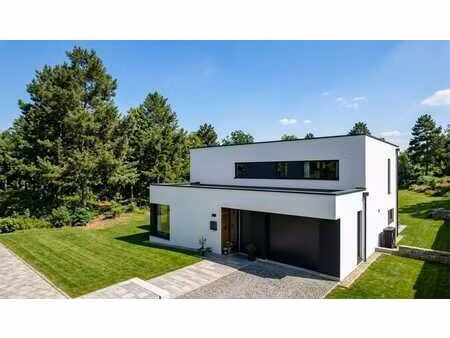maison avec belles vues dégagées et économe en énergie.