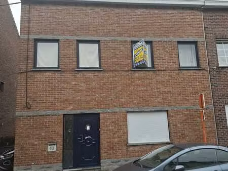 grande maison 3 façades située à proximité du centre