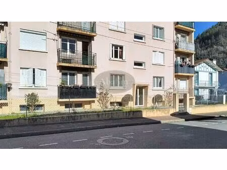 jolie appartement t4 cave garage