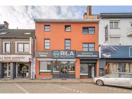 immeuble d'investissement rentable avec immobilier commercia