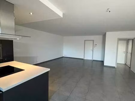 appartement 2 ch. lumineux avec terrasse à saint-nicolas