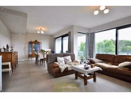 appartement récent avec garage et vue sur le kwaremont