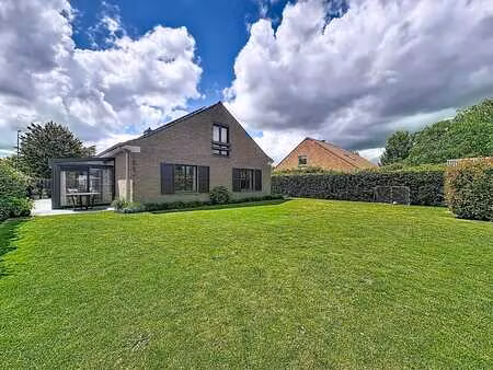 spacieuse maison avec grand jardin à vendre à merelbeke