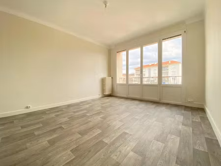 location appartement 3 pièces 60 m² à roussillon (38150)