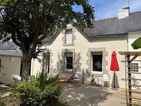 location meublée maison 6 pièces 133 m² à quimperle (29300)  1 350 €