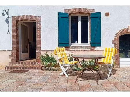exclusivité - propriété de 1840 avec jardin paysager et dépendan