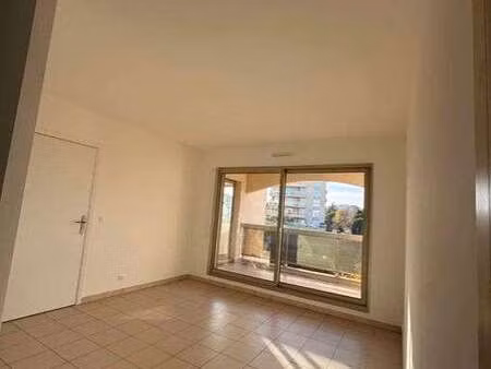 location appartement 2 pièces à antibes (06160) : à louer 2 pièces / 35m² antibes