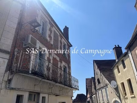 aux détours des ruelles  au cœur du piton de sancerre  authentique maison restaurée d’env.