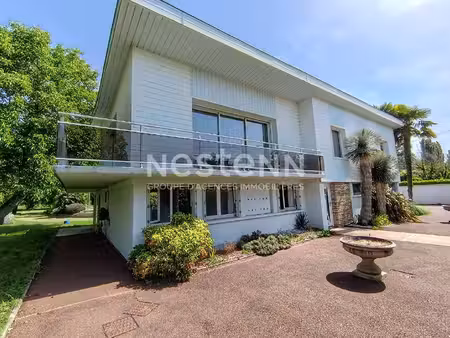 propriété magne 8 pièce(s) 166 m²  4 chambres  terrain de 9 650 m².