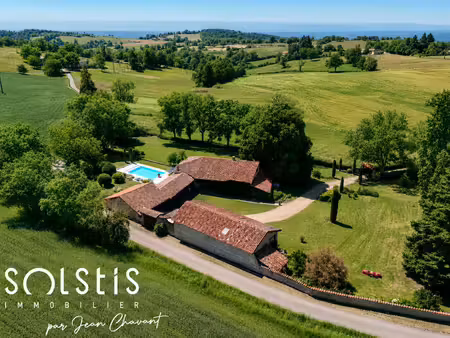 rare - corps de ferme de 257 m2 au cœur d’un parc de 5875 m2